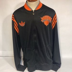 Limited Edition NBA Adidas New York Knicks Black and Orange Jacket Mens size XXL
